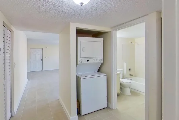 $2,150 | 2020 Northwest 119th Street, Unit 1121, Miami, FL 33167