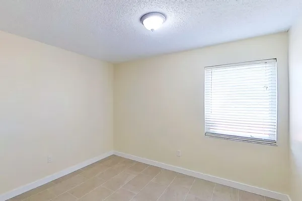 $2,150 | 2020 Northwest 119th Street, Unit 1121, Miami, FL 33167