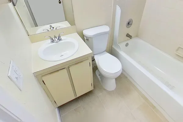 $2,150 | 2020 Northwest 119th Street, Unit 1121, Miami, FL 33167