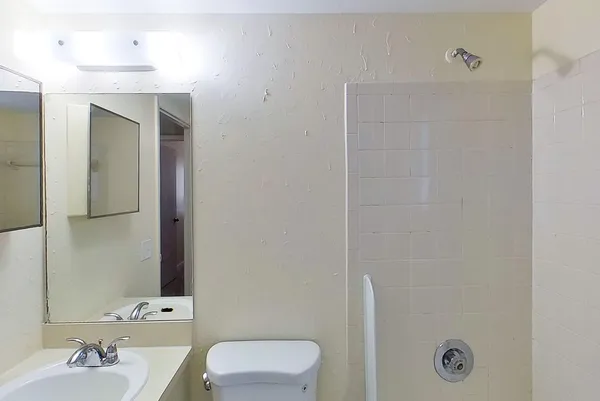 $2,150 | 2020 Northwest 119th Street, Unit 1121, Miami, FL 33167