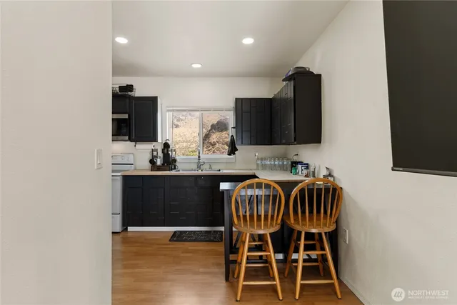 $1,070,000 | 24888 Us Highway, Chelan, WA 98816