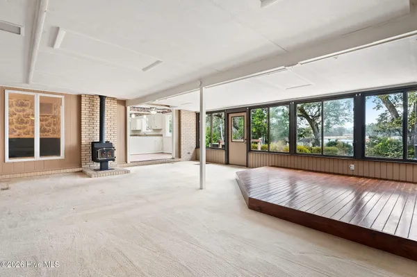 $675,000 | 168 Leslie Drive, Hubert, NC 28539