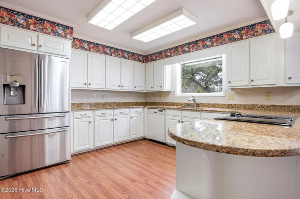 $675,000 | 168 Leslie Drive, Hubert, NC 28539