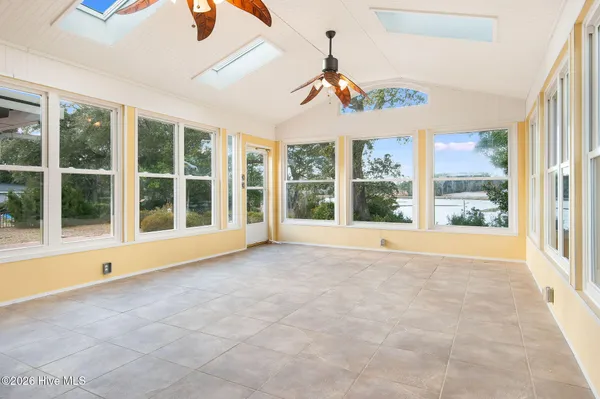 $675,000 | 168 Leslie Drive, Hubert, NC 28539
