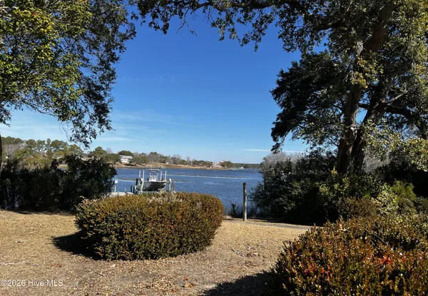 $675,000 | 168 Leslie Drive, Hubert, NC 28539