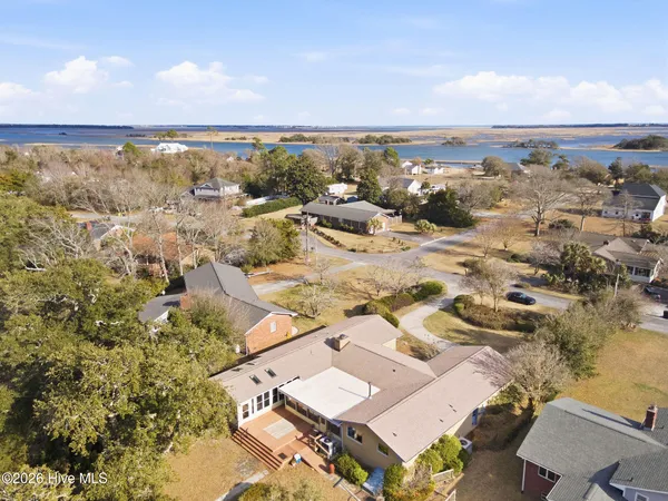 $675,000 | 168 Leslie Drive, Hubert, NC 28539
