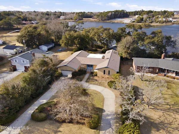$675,000 | 168 Leslie Drive, Hubert, NC 28539