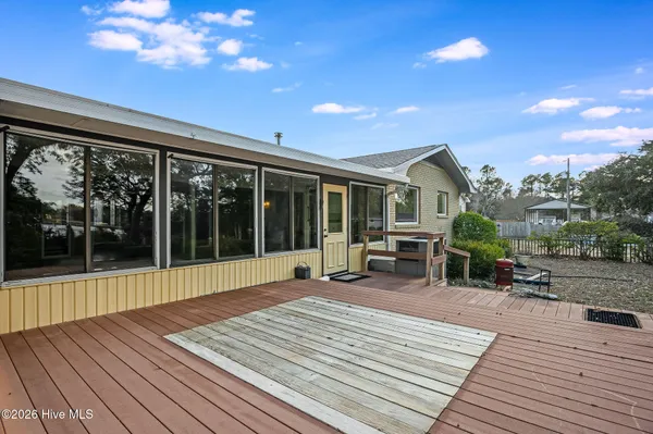 $675,000 | 168 Leslie Drive, Hubert, NC 28539