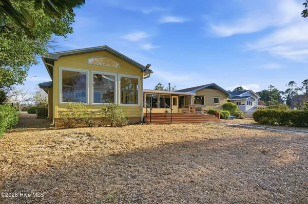 $675,000 | 168 Leslie Drive, Hubert, NC 28539