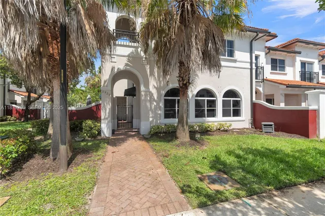 $3,200 | 3529 Northwest 29th Place, Lauderdale Lakes, FL 33311