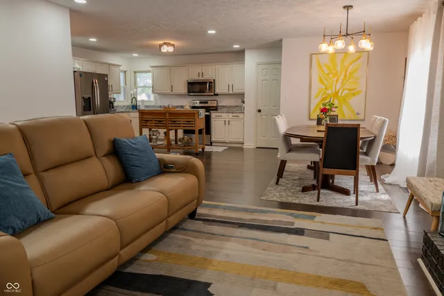 $330,000 | 7032 Steinmeier Drive, Indianapolis, IN 46220