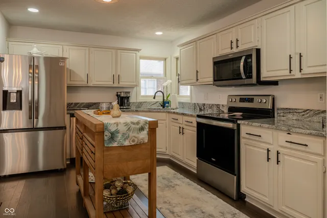 $330,000 | 7032 Steinmeier Drive, Indianapolis, IN 46220