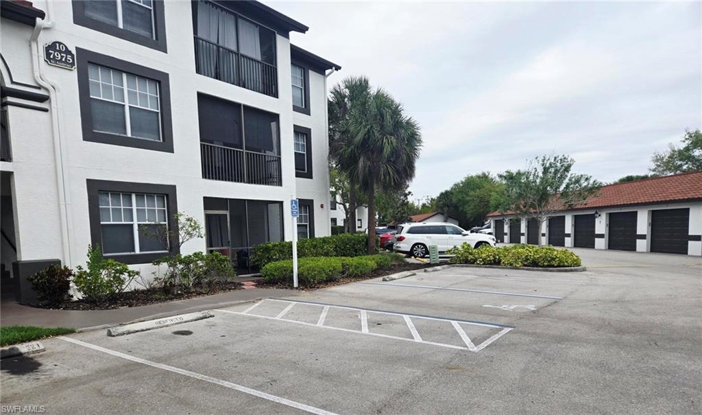 7975 Preserve Circle, Unit 1032 Naples, FL 34119 - Photo 9 of 33