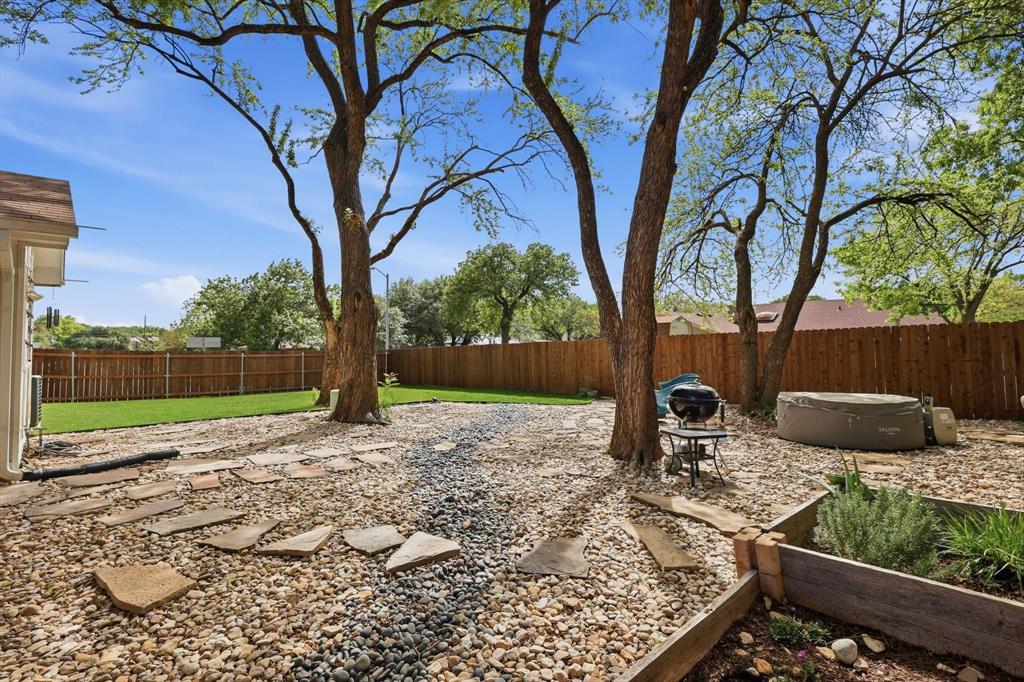 2413 Meadow View Bedford, TX 76021 - Photo 31 of 39