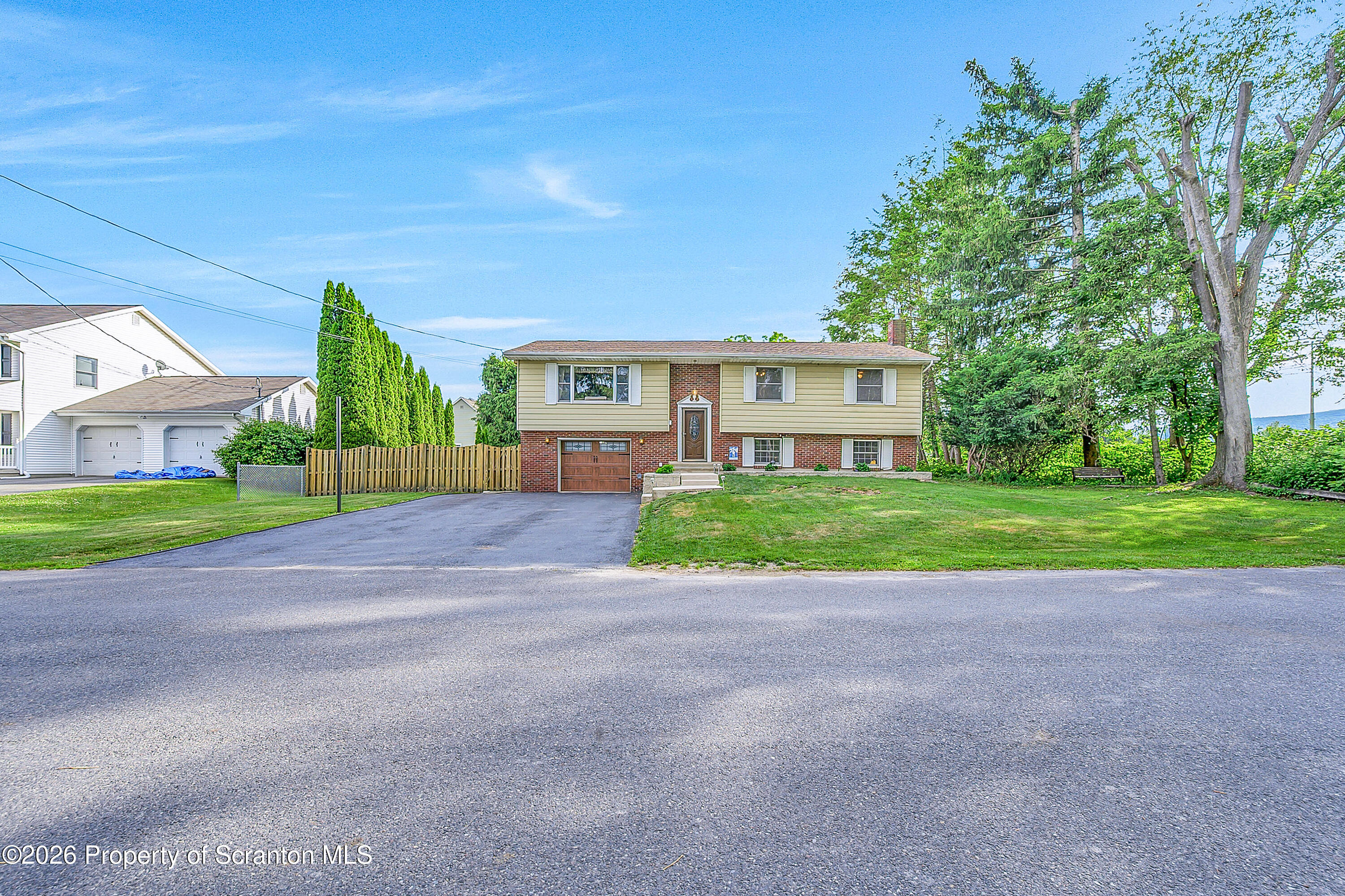 1735 Bulwer Street Scranton, PA 18504 - Photo 4 of 49 Bulwer -5
