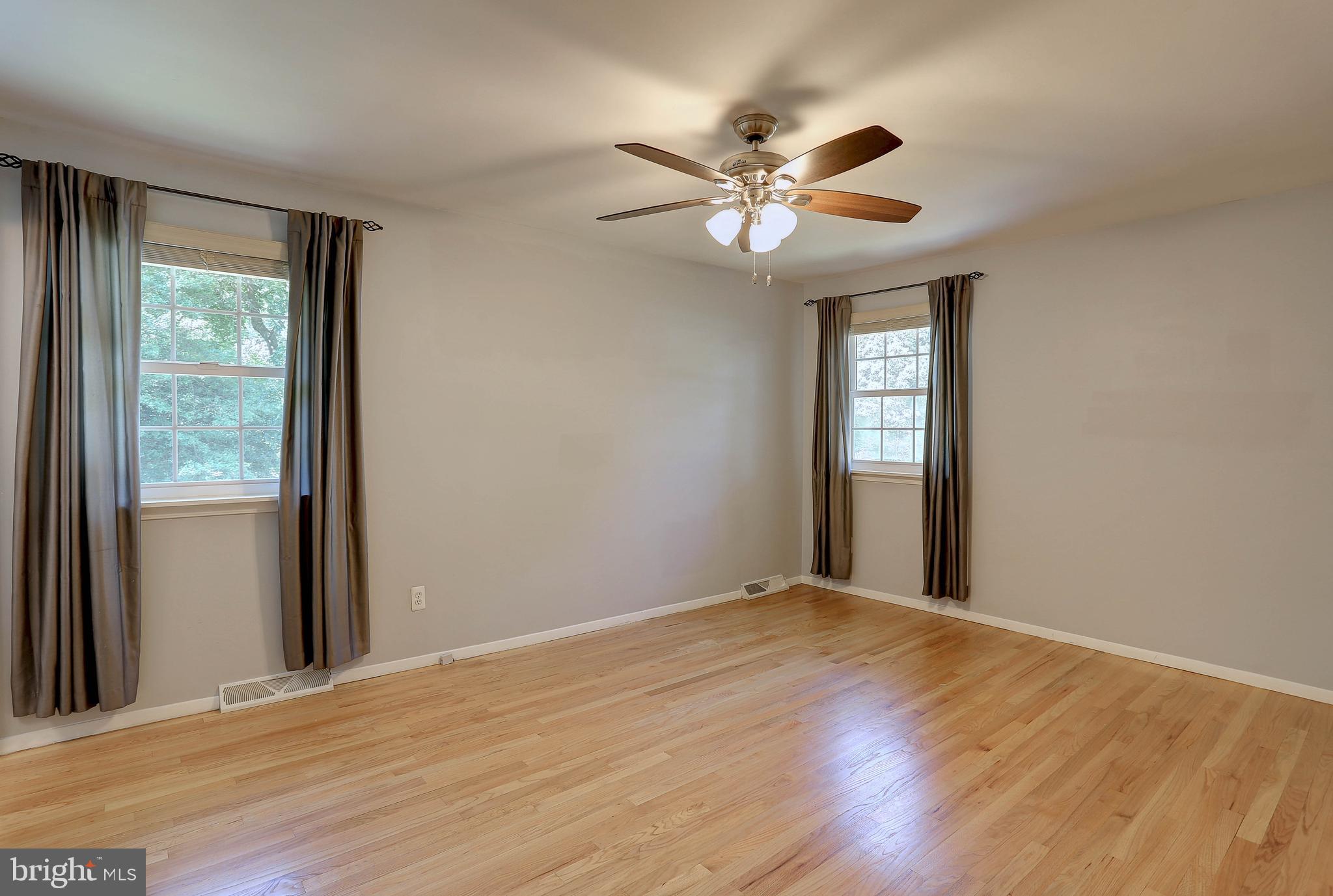 117 Circle Road Pasadena, MD 21122 - Photo 15 of 46 Primary Bedroom