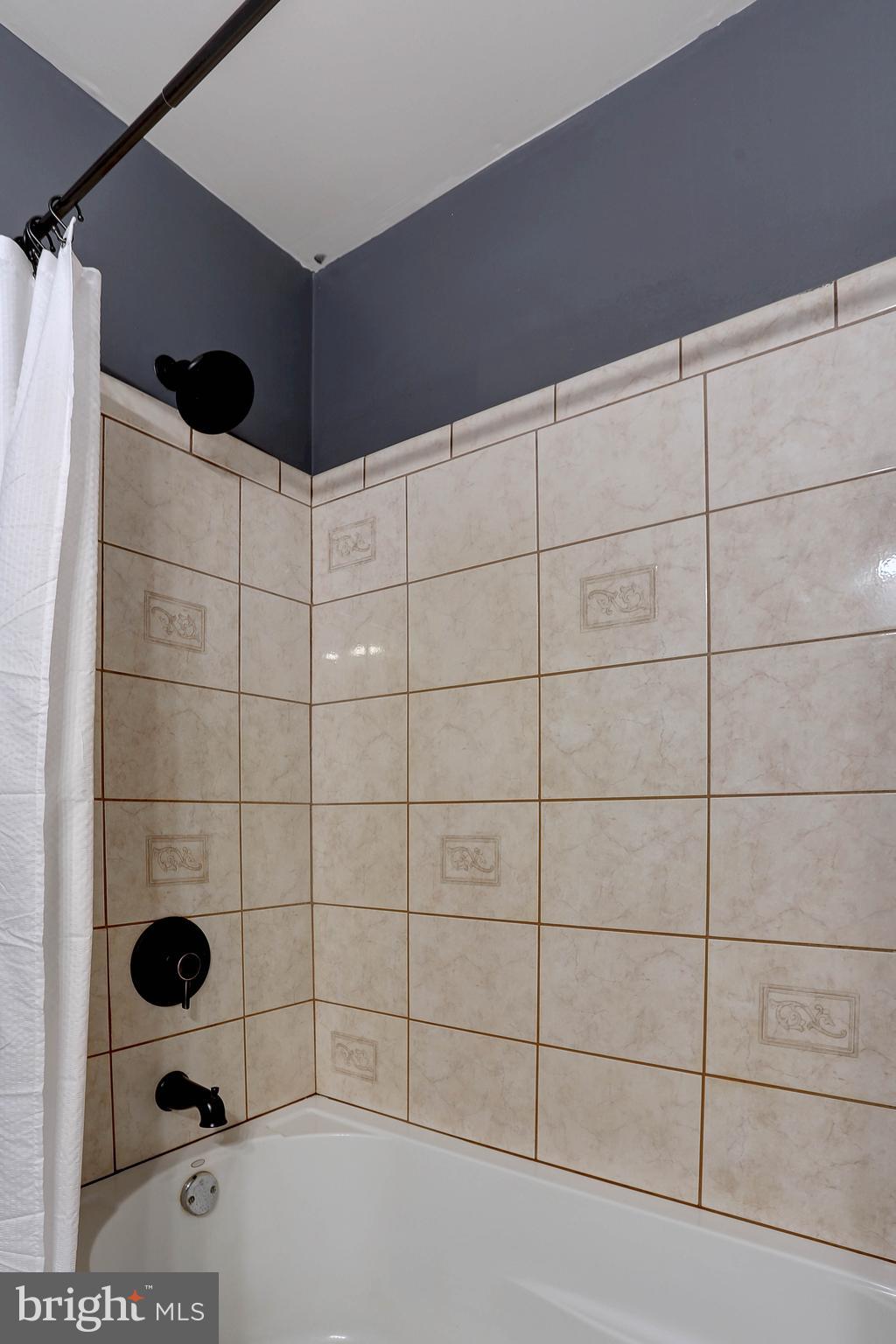 117 Circle Road Pasadena, MD 21122 - Photo 23 of 46 Hall Bath