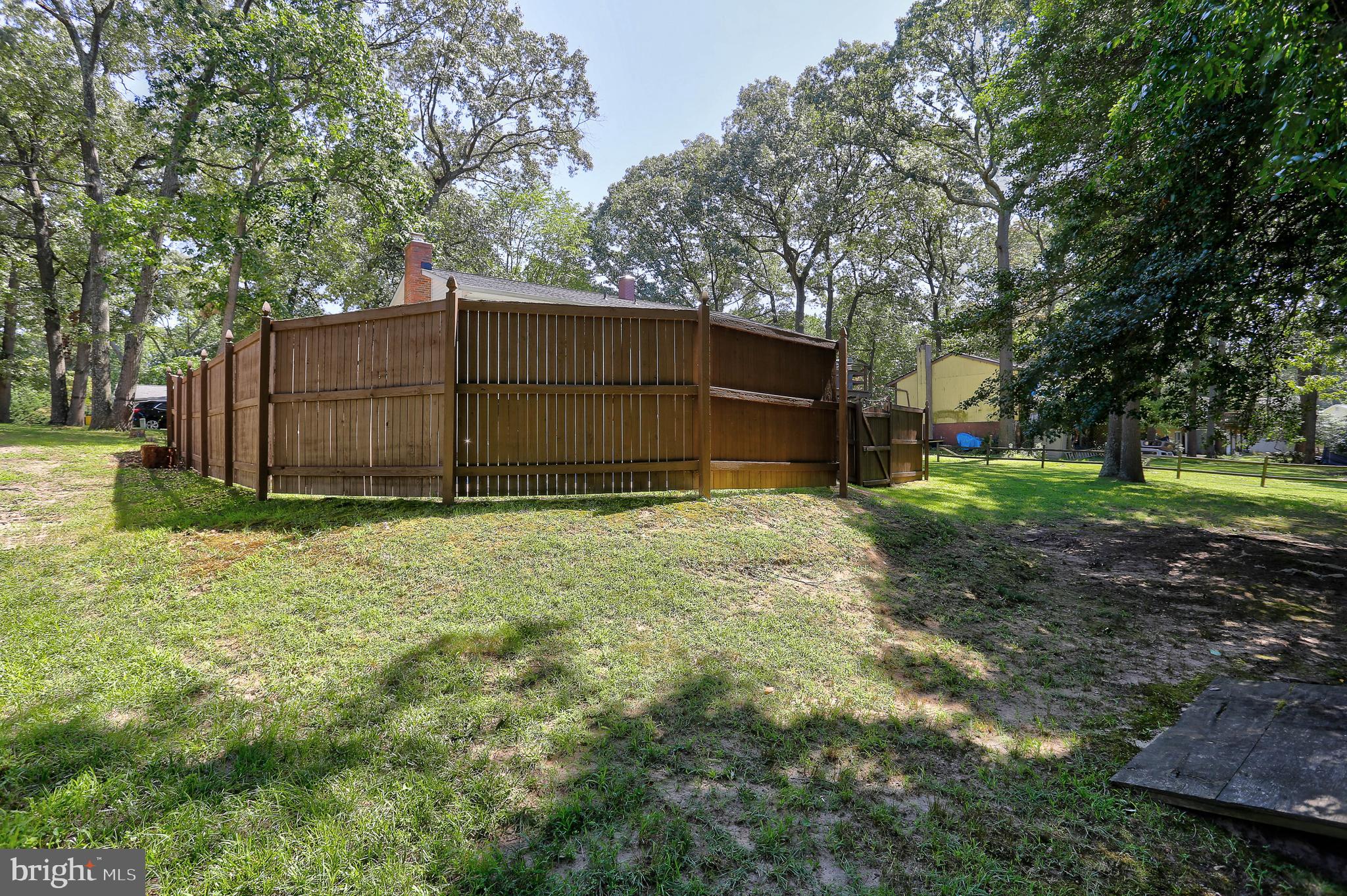 117 Circle Road Pasadena, MD 21122 - Photo 46 of 46 Yard/Fence around Pool