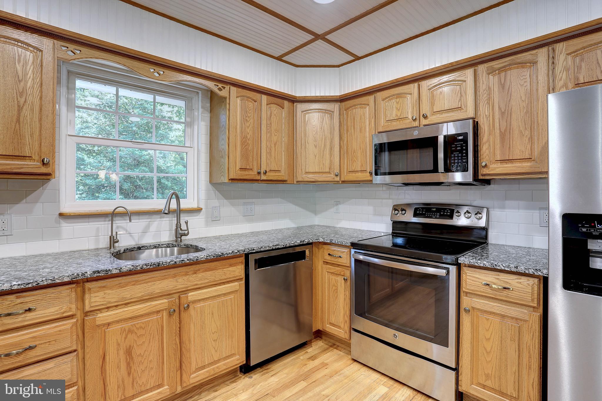 117 Circle Road Pasadena, MD 21122 - Photo 8 of 46 Kitchen