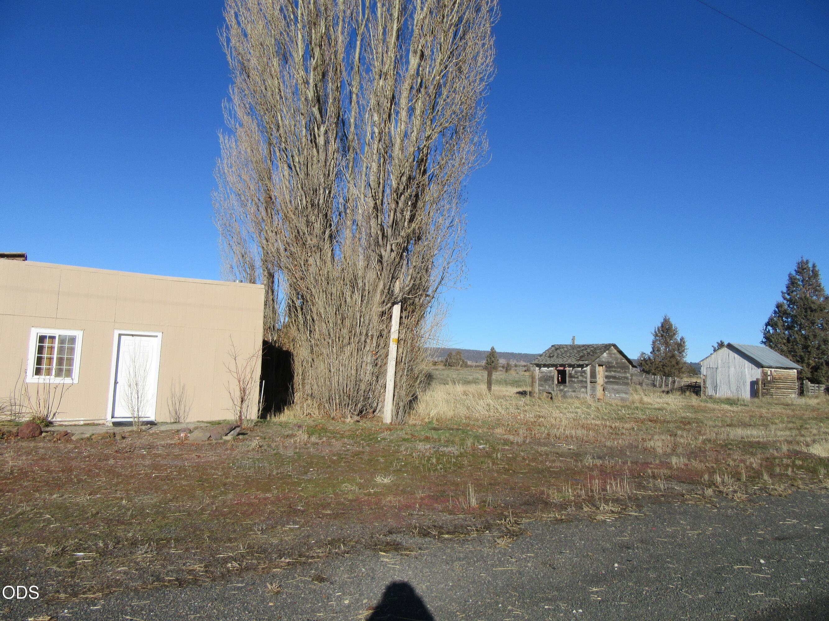 9805 East Langell Valley Road Bonanza, OR 97623 - Photo 41 of 41 a view of a house with a yard