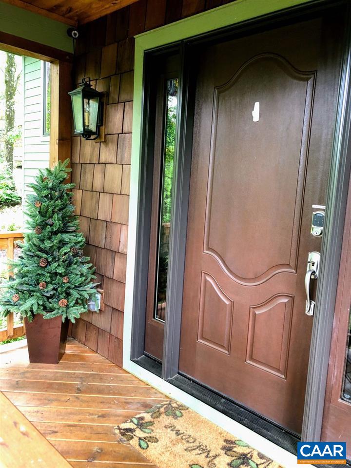 280 Fawn Ridge Drive Roseland, VA 22967 - Photo 4 of 19 a view of an entryway