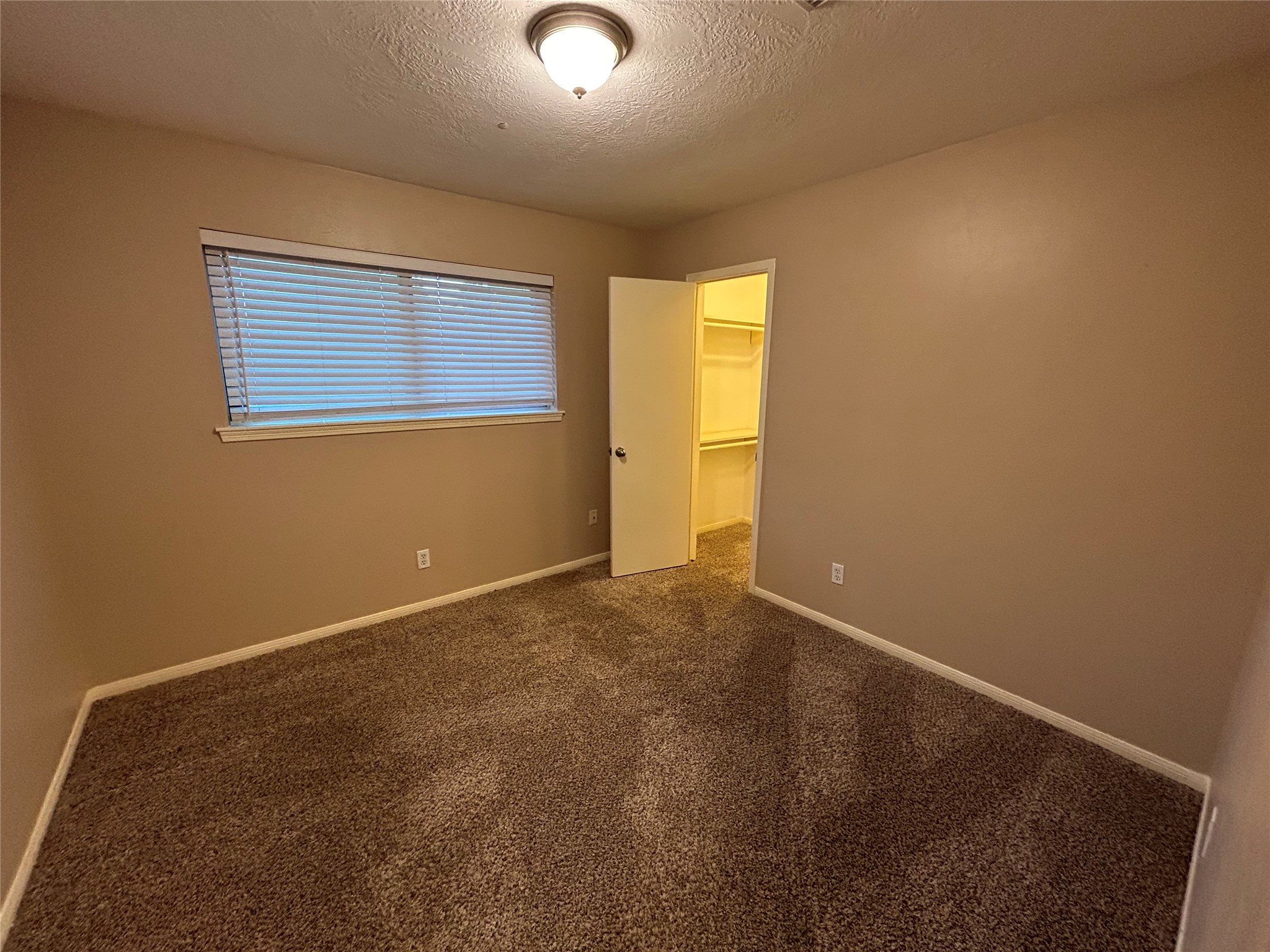 4146 Bermuda Drive Pasadena, TX 77503 - Photo 12 of 16 an empty room with windows