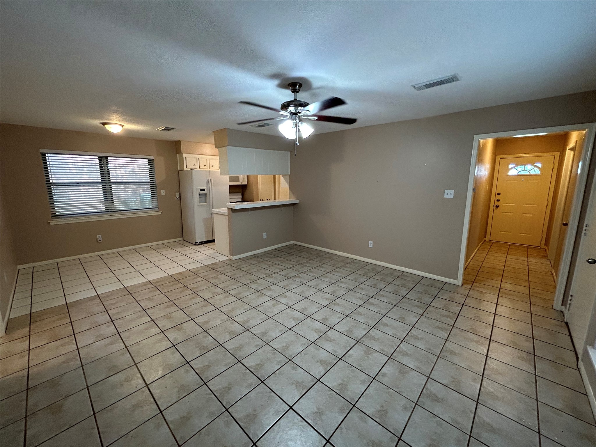 4146 Bermuda Drive Pasadena, TX 77503 - Photo 3 of 16 a view of an empty room and window