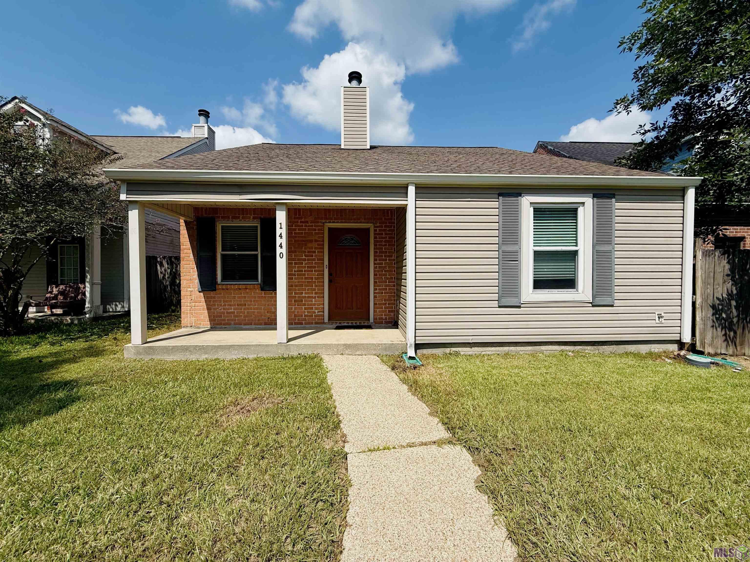FRONT COVERED PORCH