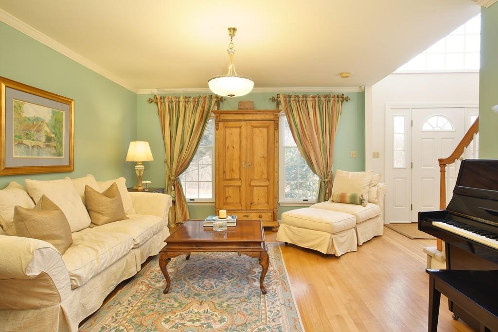 31 Gavins Pond Road Sharon, MA 02067 - Photo 5 of 35 Gallery Image 5