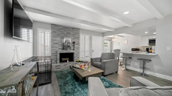 $2,400 | 648 East Tam O Shanter Drive, Phoenix, AZ 85022