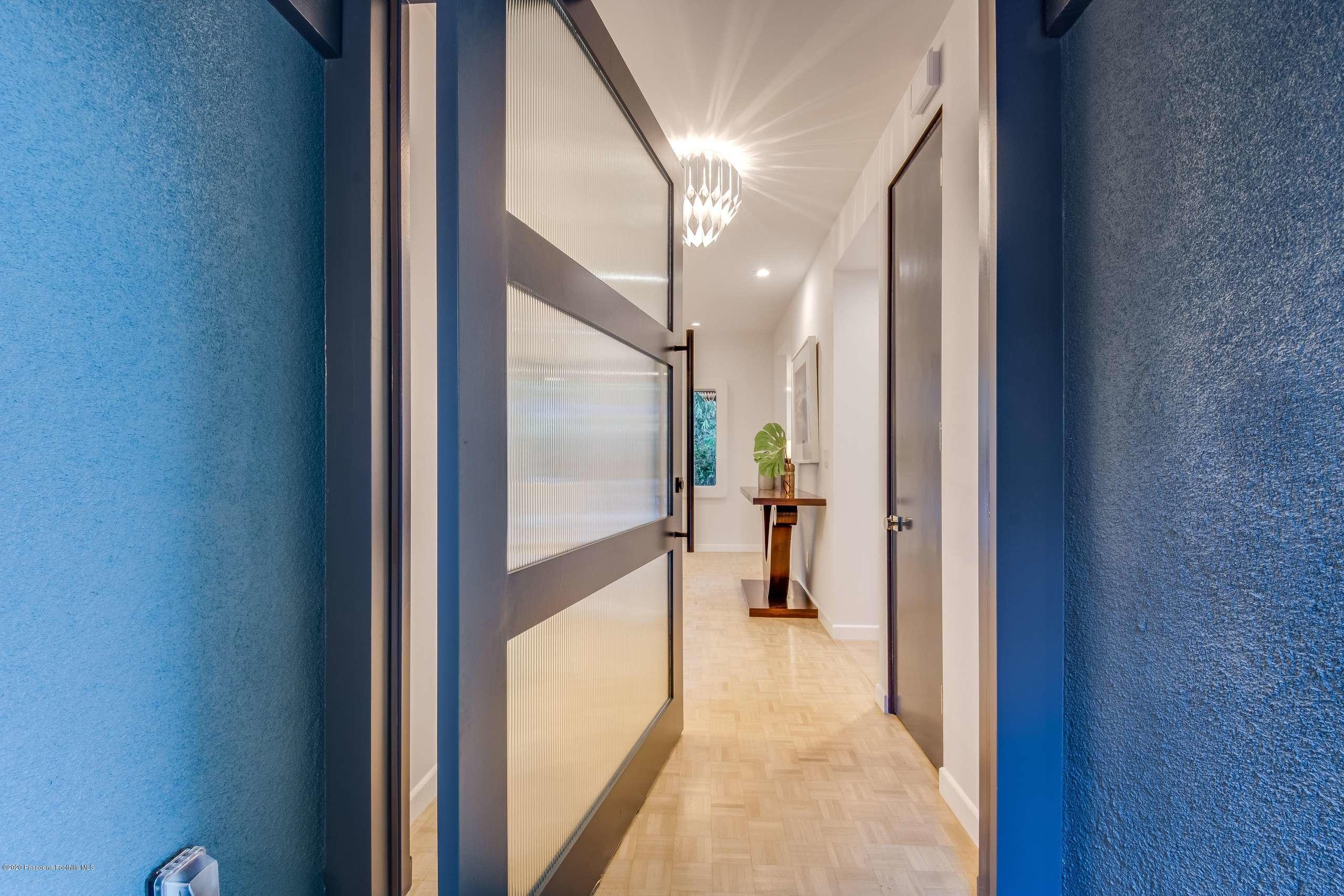 1335 Carnarvon Drive Pasadena, CA 91103 - Photo 4 of 52 a view of a bathroom