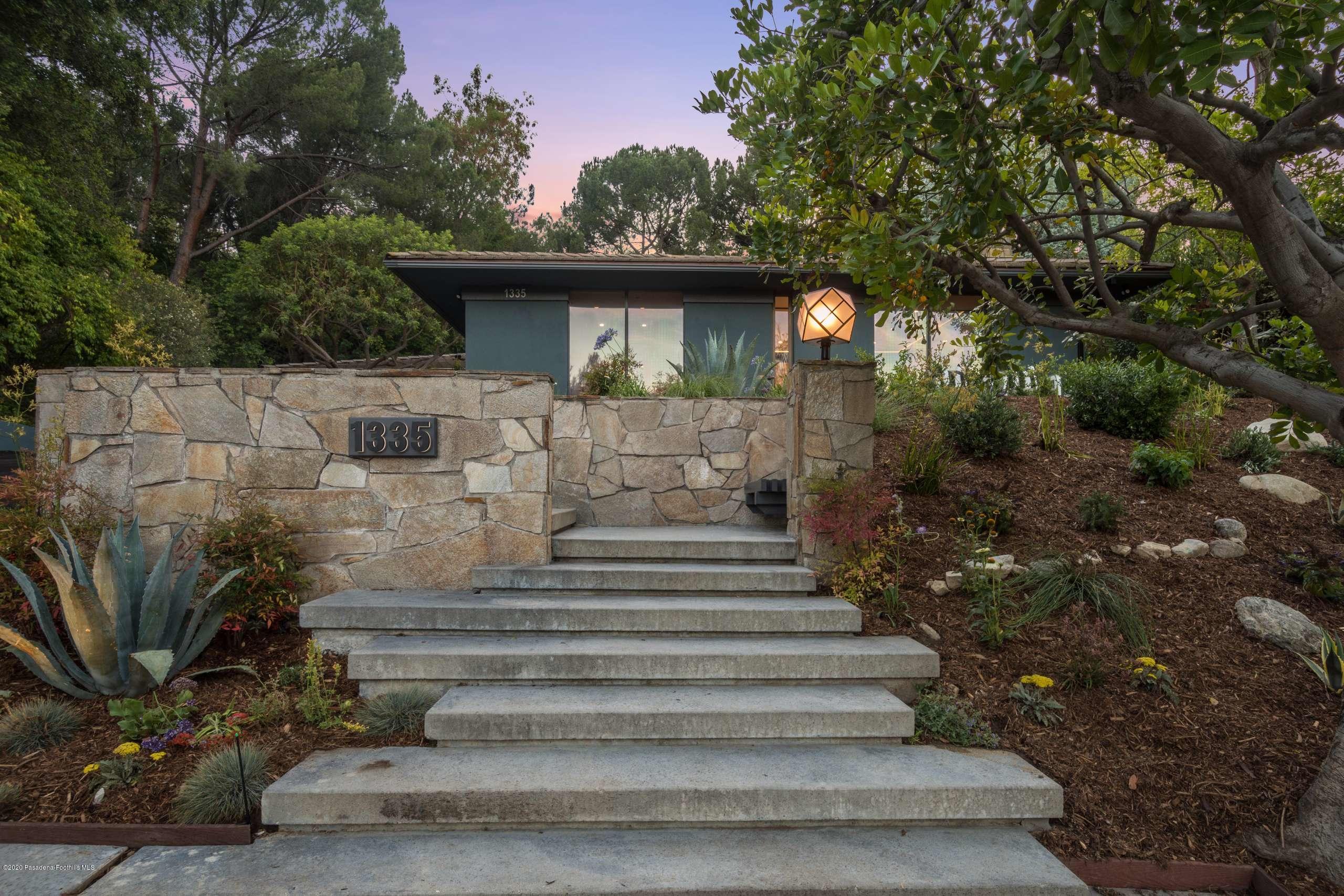 1335 Carnarvon Drive Pasadena, CA 91103 - Photo 49 of 52 a view of backyard with a garden