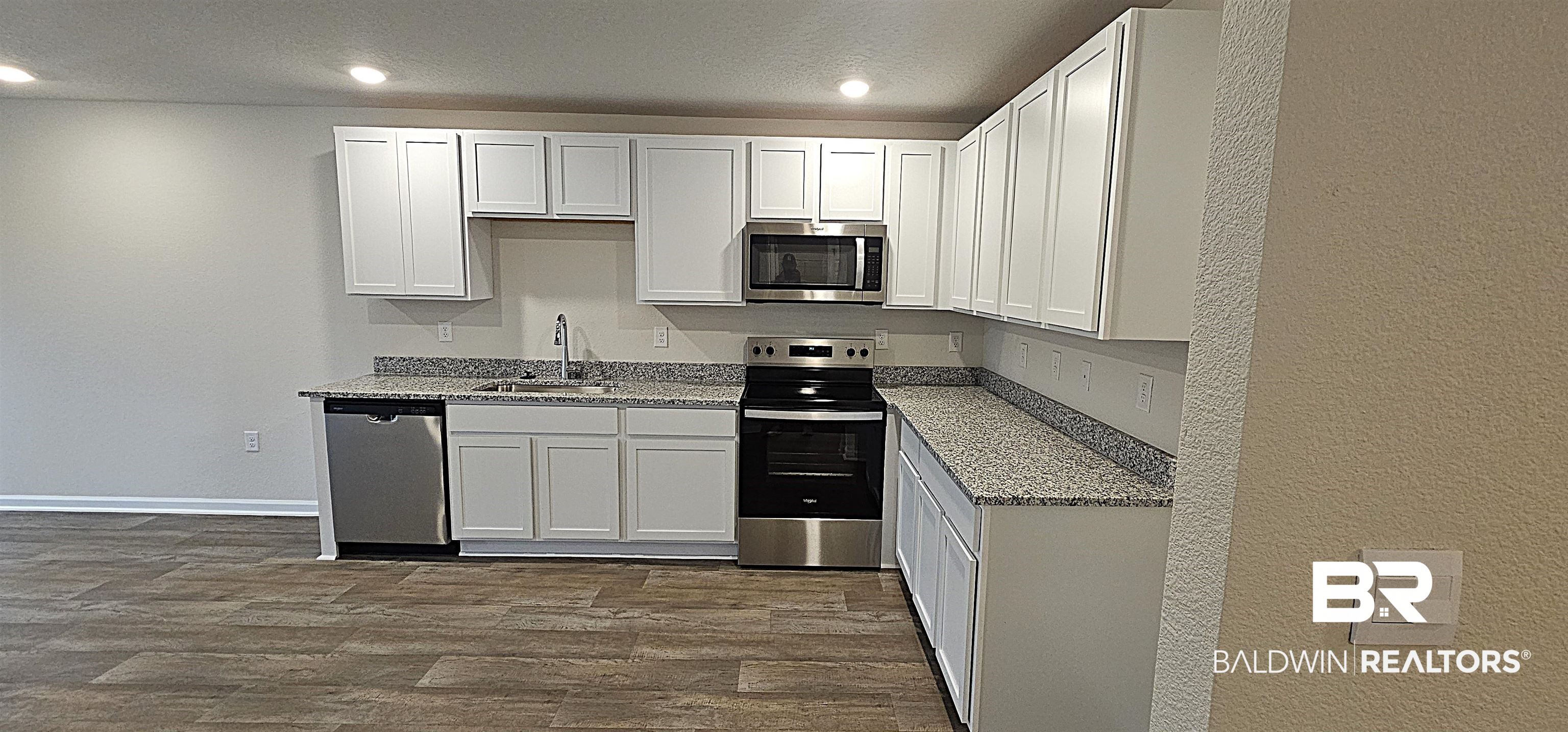 511 West Marigold Avenue Foley, AL 36535 - Photo 3 of 25