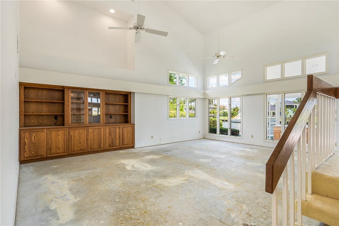 18 Tarpon Drive Vero Beach, FL 32960 - Photo 14 of 36 a view of an empty room with a window