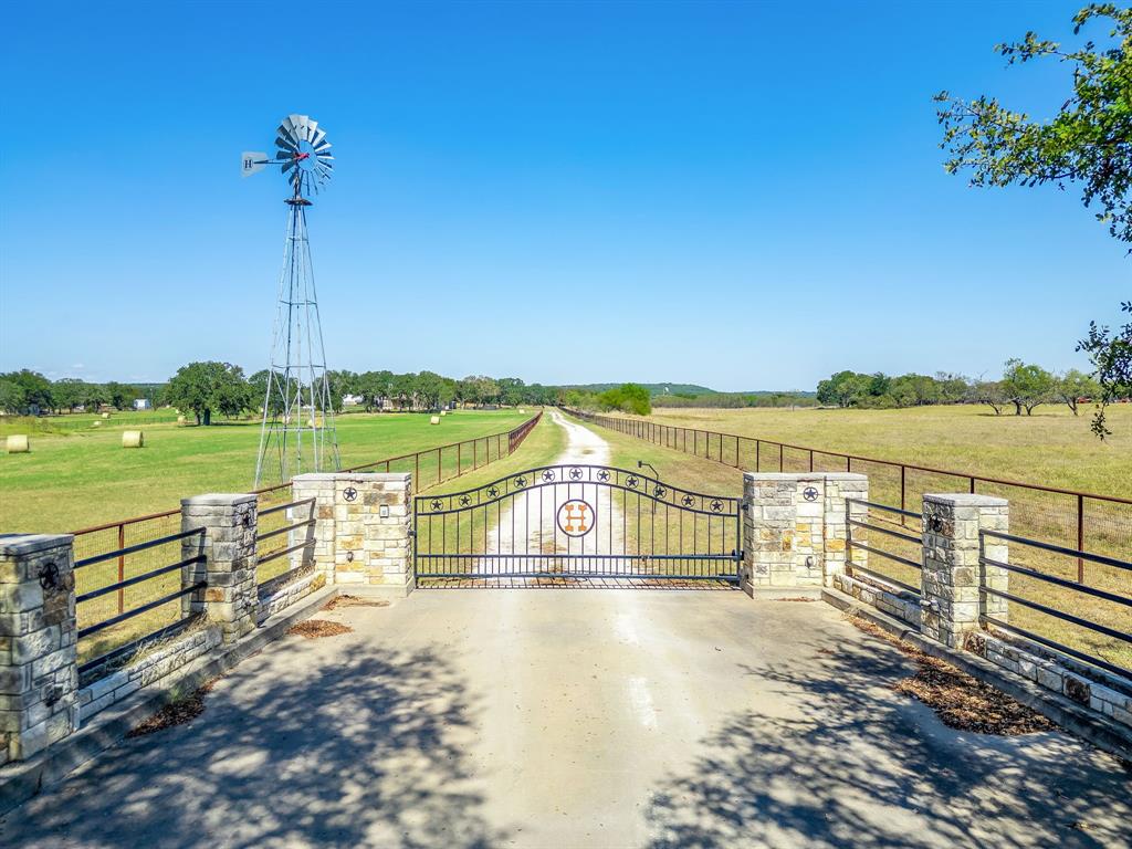 2608 Turkey Creek Road Mineral Wells, TX 76067 - Photo 4 of 39