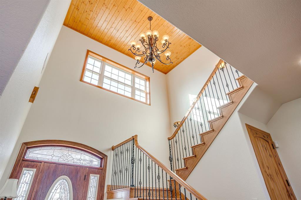 2608 Turkey Creek Road Mineral Wells, TX 76067 - Photo 6 of 39 a view of entryway