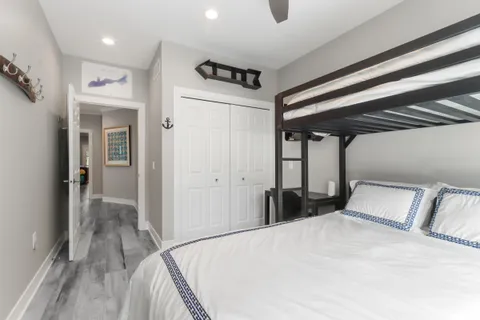 $995,000 | 401 Abbey Ridge Court, Fontana, WI 53125