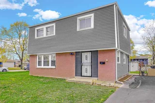 $227,500 | 16460 South Wood Street, Markham, IL 60428