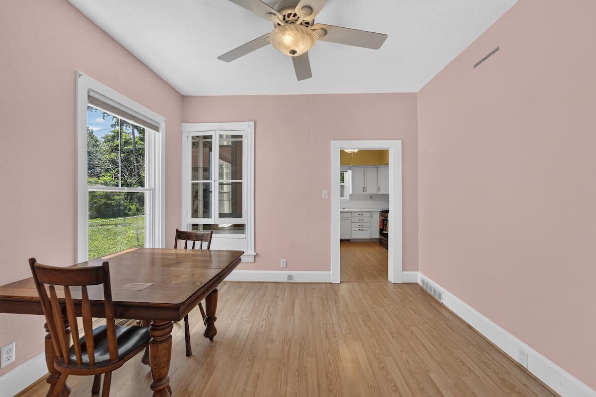 1526 Wisconsin Avenue Racine, WI 53403 - Photo 6 of 18 Dining Room