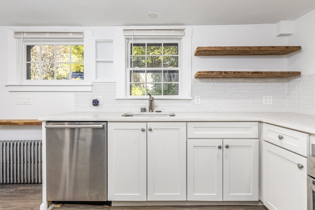 1 Mugford Street, Unit 3 Marblehead, MA 01945 - Photo 5 of 24