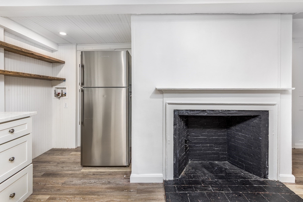 1 Mugford Street, Unit 3 Marblehead, MA 01945 - Photo 8 of 24