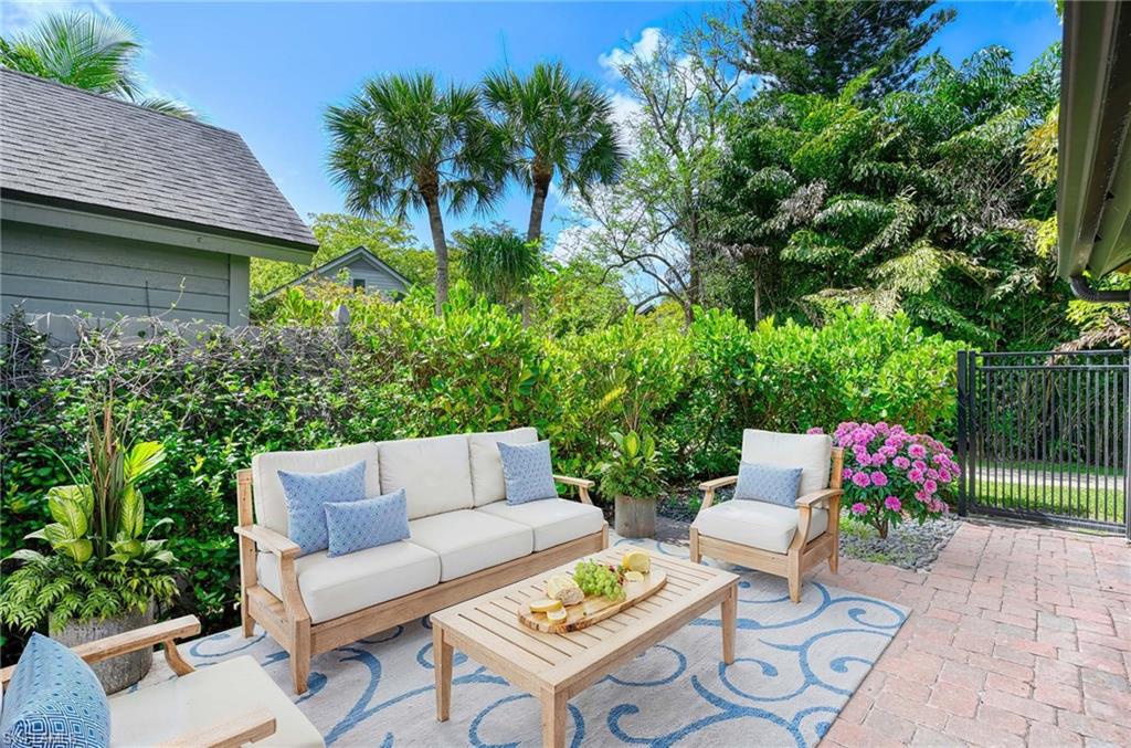 1325 Solana Road, Unit K3 Naples, FL 34103 - Photo 9 of 36
