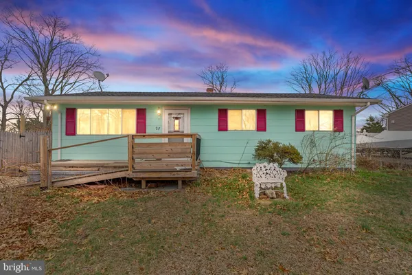 $325,000 | 27 Sylvan Lake Boulevard, Bayville, NJ 08721