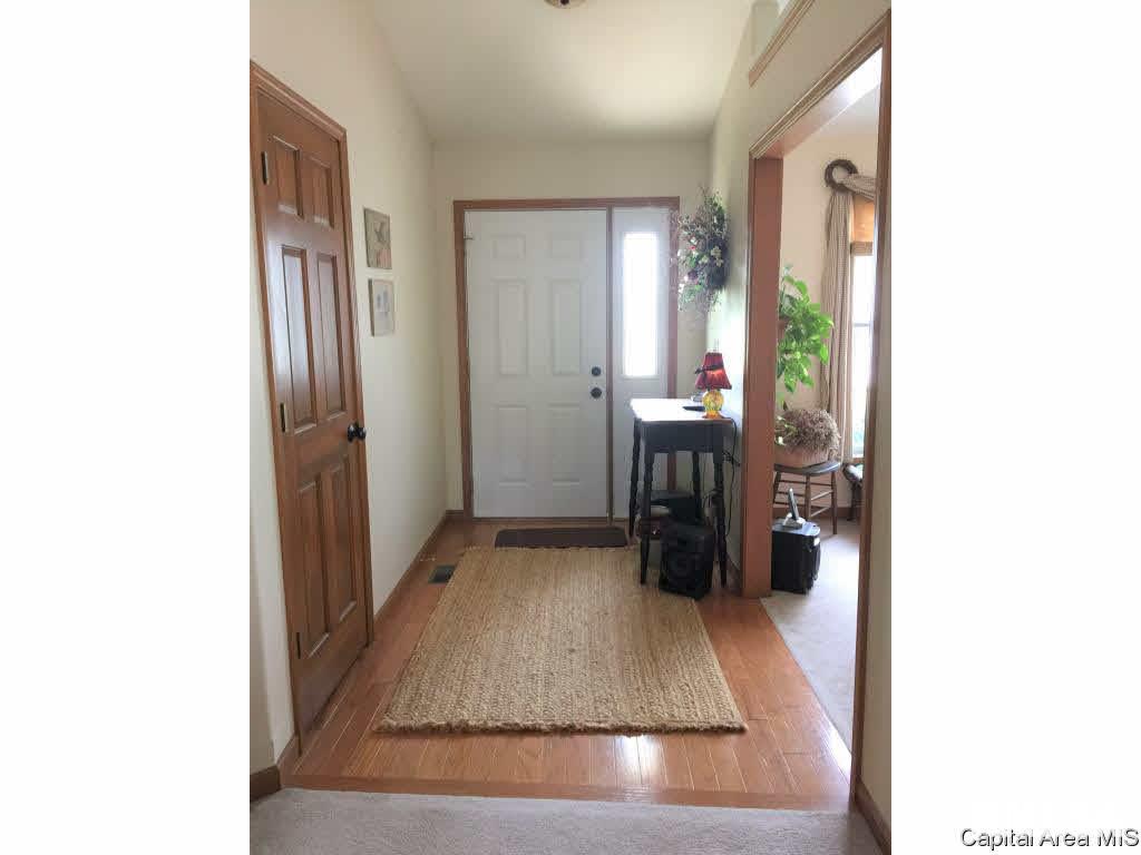 5309 Bunting Road Springfield, IL 62711 - Photo 3 of 22