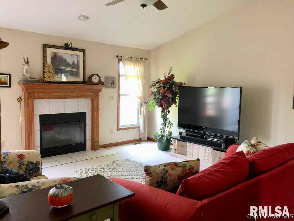 5309 Bunting Road Springfield, IL 62711 - Photo 5 of 22