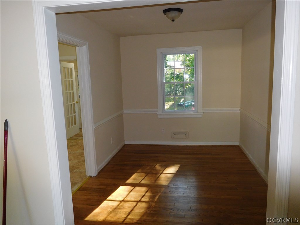 9005 Mapleton Road Richmond, VA 23229 - Photo 3 of 10 Dining Room