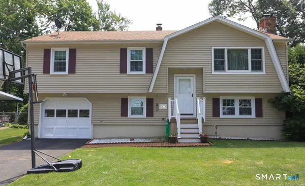 $525,000 | 68 Eagle Place, West Haven, CT 06516