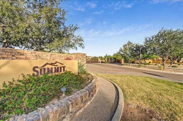 a view of a tennis court