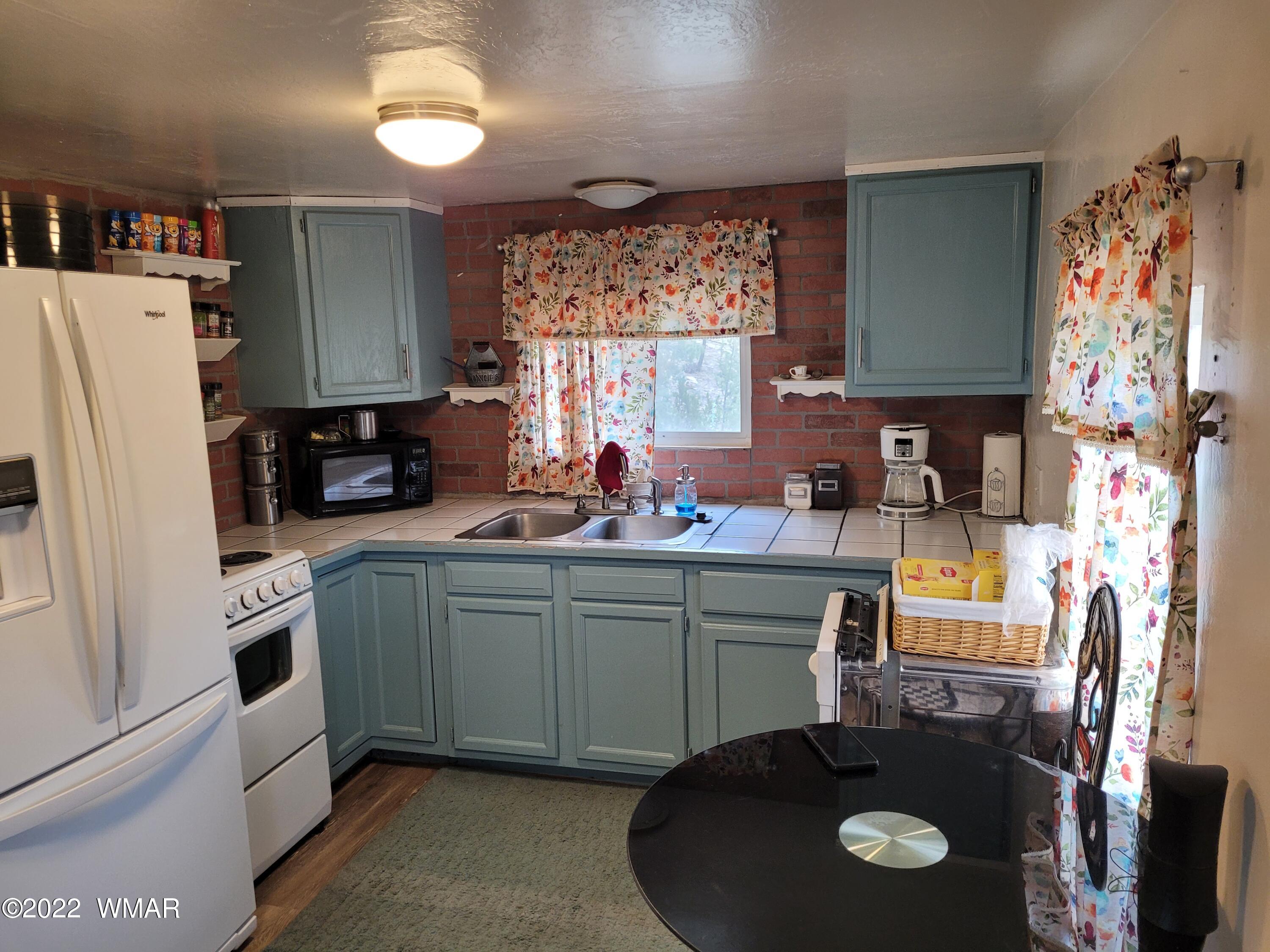 3443 Top View Road Overgaard, AZ 85933 - Photo 2 of 22