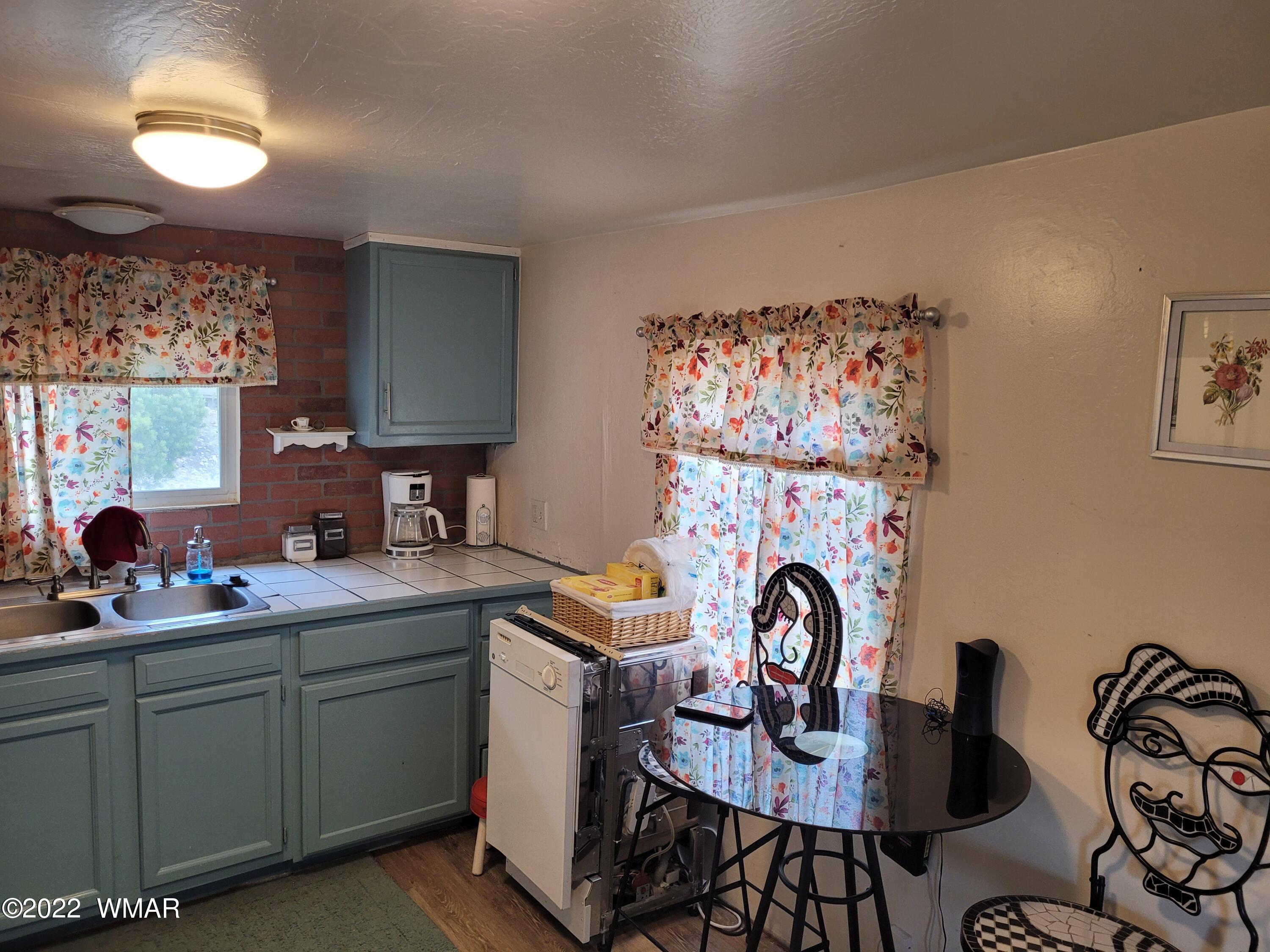 3443 Top View Road Overgaard, AZ 85933 - Photo 6 of 22